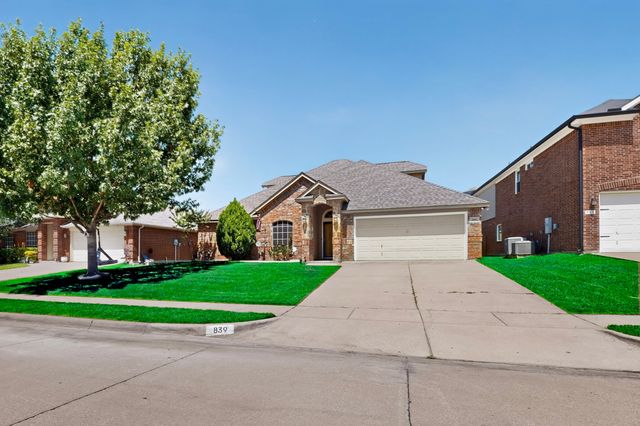 839 Evergreen Lane, Burleson, TX 76028