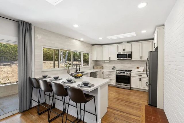 3860 Rogers Rd, Spring Valley, CA 91977