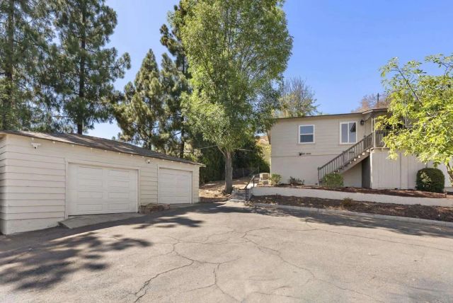 3860 Rogers Rd, Spring Valley, CA 91977