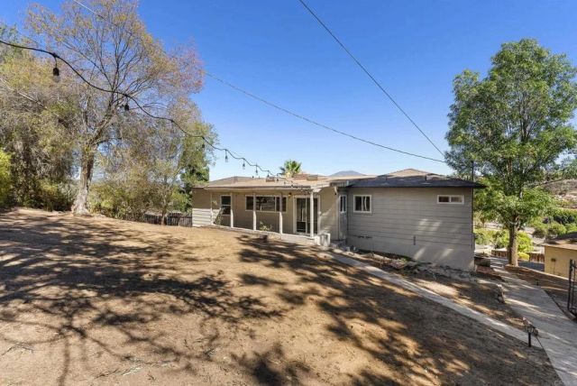 3860 Rogers Rd, Spring Valley, CA 91977