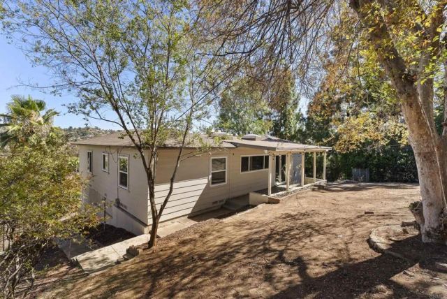 3860 Rogers Rd, Spring Valley, CA 91977