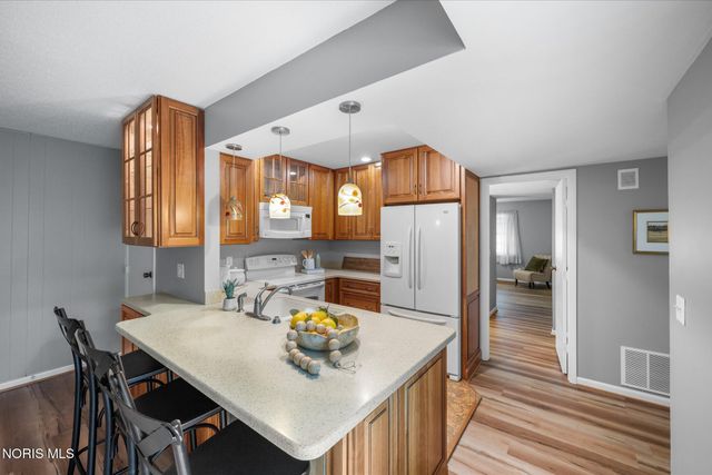22 Knollwood Drive, Perrysburg, OH 43551