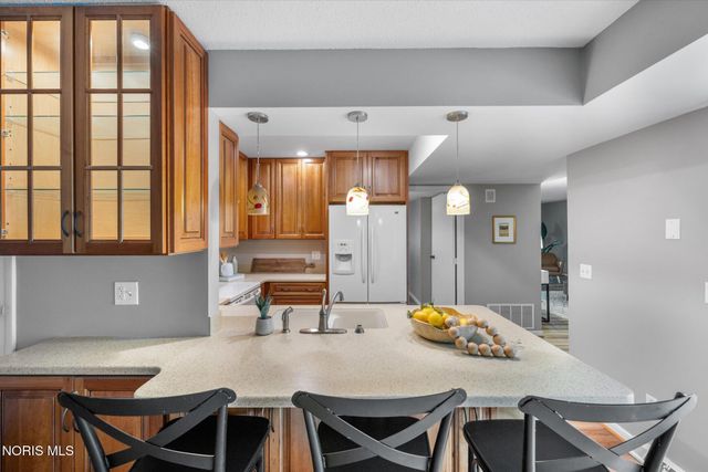22 Knollwood Drive, Perrysburg, OH 43551