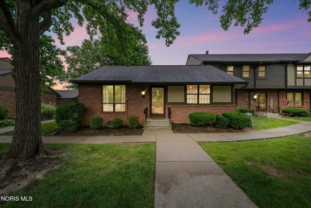 22 Knollwood Drive, Perrysburg, OH 43551