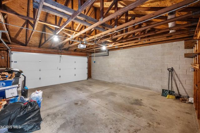 22 Knollwood Drive, Perrysburg, OH 43551
