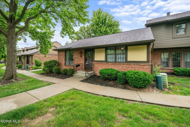 22 Knollwood Drive, Perrysburg, OH 43551