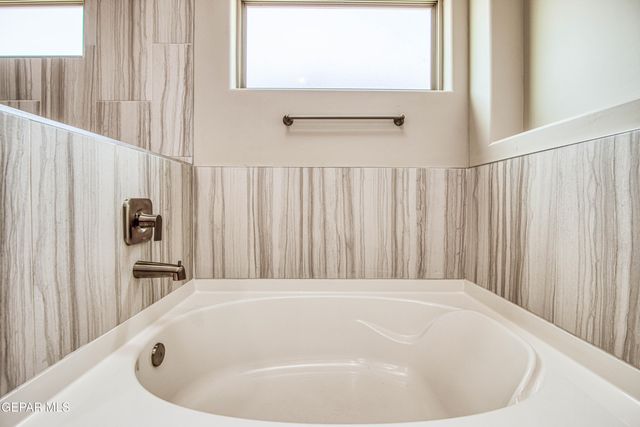 6050 TIN HILL Street, Santa Teresa, NM 88008