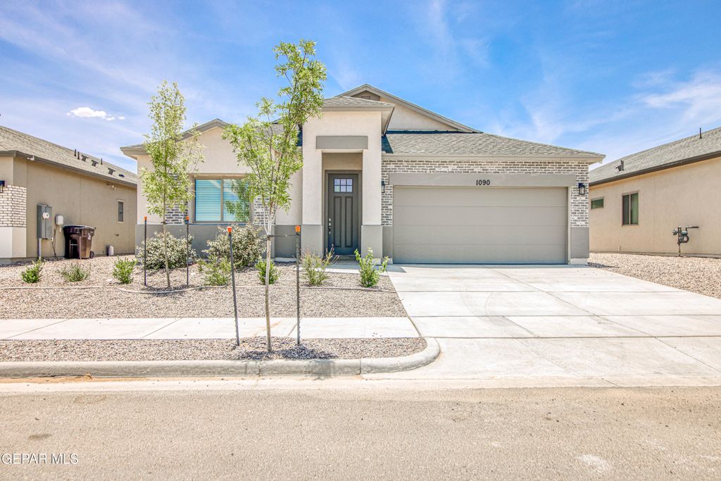 6050 TIN HILL Street, Santa Teresa, NM 88008