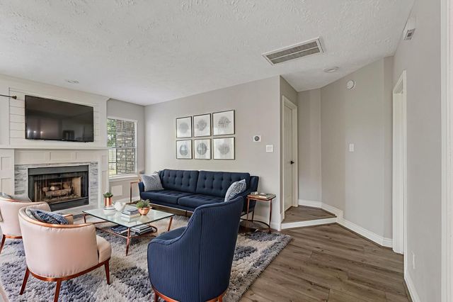 3031 Creek Manor Drive, Houston, TX 77339