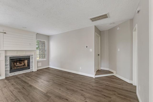 3031 Creek Manor Drive, Houston, TX 77339