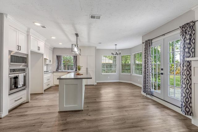 3031 Creek Manor Drive, Houston, TX 77339