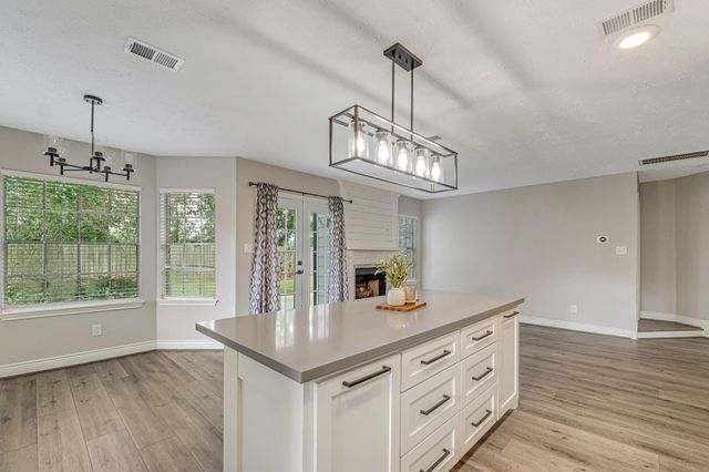 3031 Creek Manor Drive, Houston, TX 77339