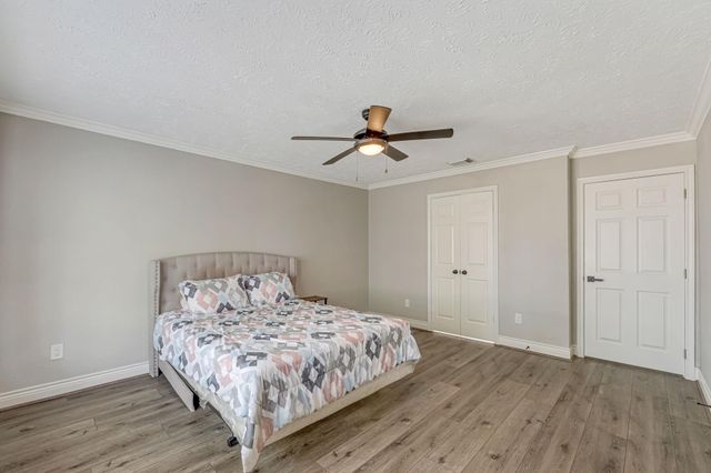 3031 Creek Manor Drive, Houston, TX 77339