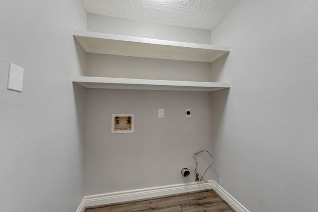 3031 Creek Manor Drive, Houston, TX 77339