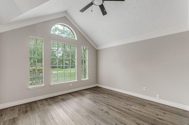 3031 Creek Manor Drive, Houston, TX 77339
