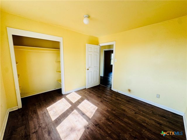 2003 N Guadalupe Street, Seguin, TX 78155