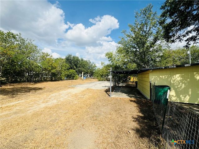 2003 N Guadalupe Street, Seguin, TX 78155