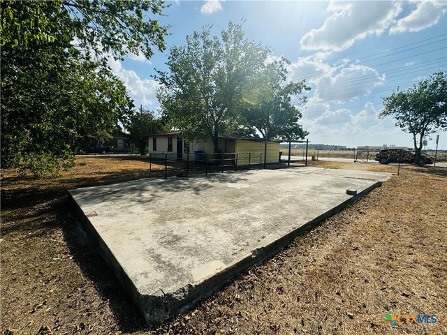 2003 N Guadalupe Street, Seguin, TX 78155