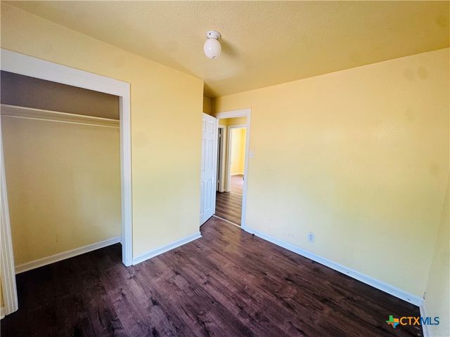 2003 N Guadalupe Street, Seguin, TX 78155