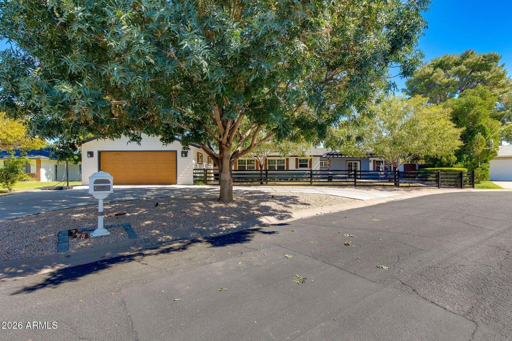 719 W KALER Drive, Phoenix, AZ 85021 — exterior