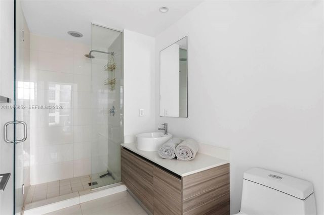 121 NE 34th St 1001, Miami, FL 33137