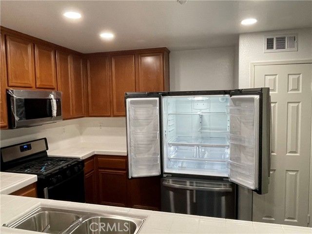 15613 Lasselle Street 18, Moreno Valley, CA 92551