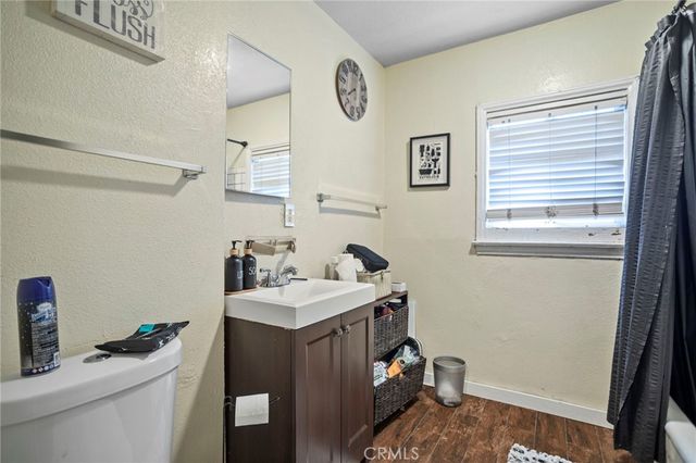 720 E 82nd Street, Los Angeles, CA 90001