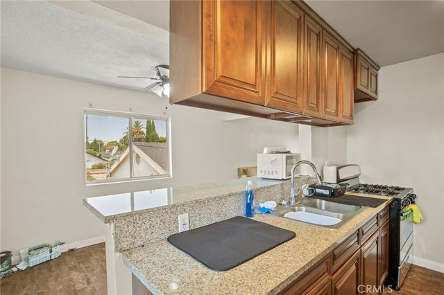 720 E 82nd Street, Los Angeles, CA 90001