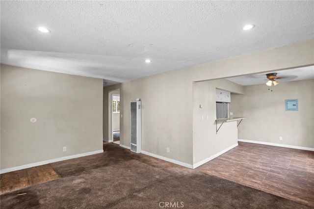 720 E 82nd Street, Los Angeles, CA 90001