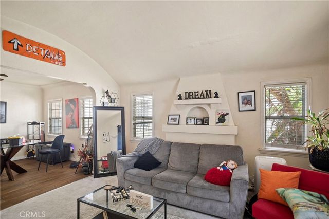720 E 82nd Street, Los Angeles, CA 90001