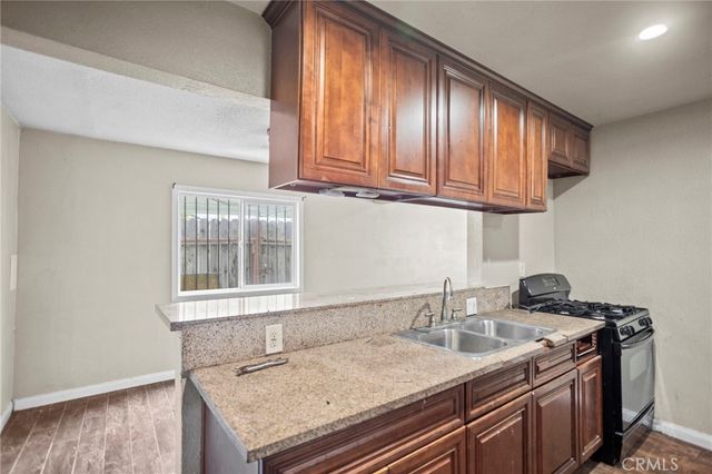 720 E 82nd Street, Los Angeles, CA 90001