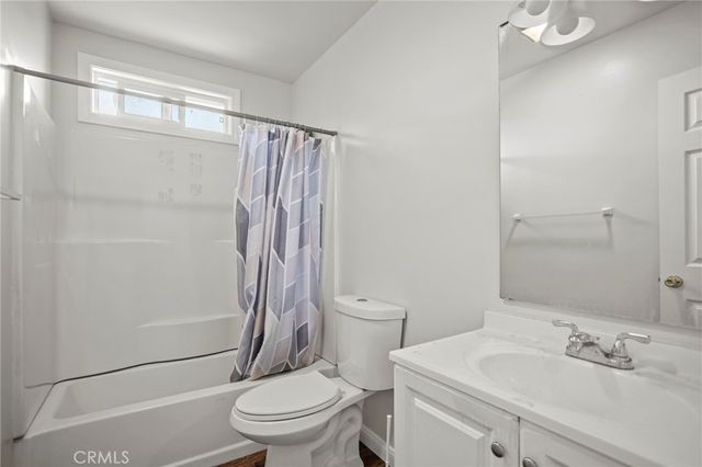 720 E 82nd Street, Los Angeles, CA 90001
