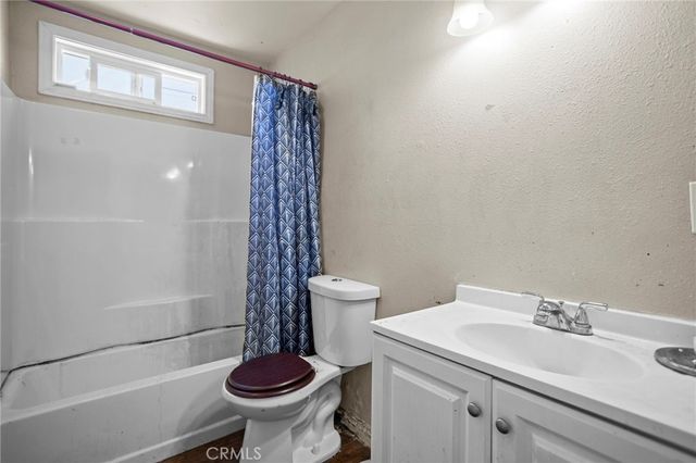 720 E 82nd Street, Los Angeles, CA 90001