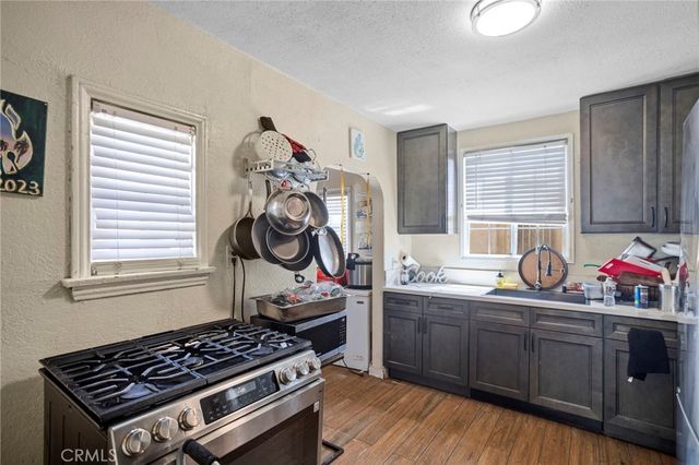 720 E 82nd Street, Los Angeles, CA 90001