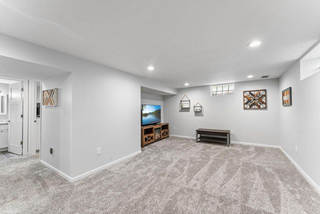 710 Cypress Street S, Cambridge, MN 55008