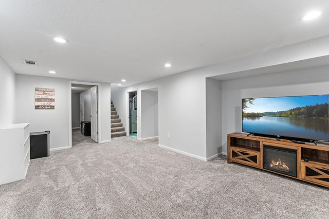 710 Cypress Street S, Cambridge, MN 55008