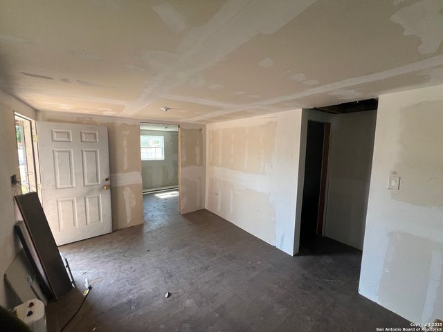 247 Vincent, San Antonio, TX 78211