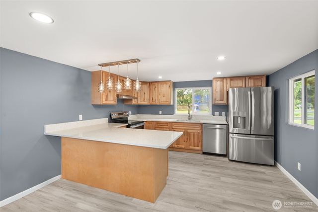 18011 Jordan St, Rochester, WA 98579