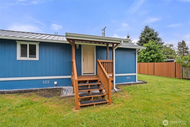 18011 Jordan St, Rochester, WA 98579