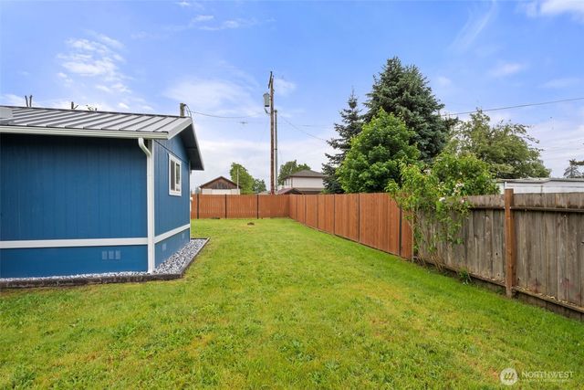 18011 Jordan St, Rochester, WA 98579