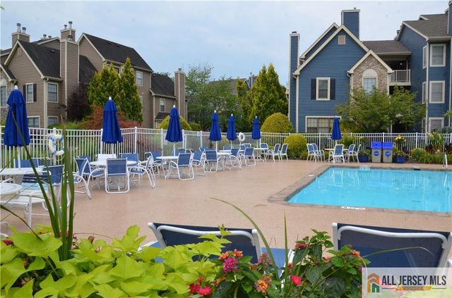 244 Crosspointe Drive 244, East Brunswick, NJ 08816