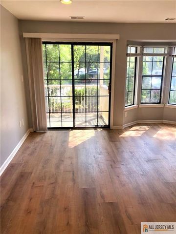244 Crosspointe Drive 244, East Brunswick, NJ 08816