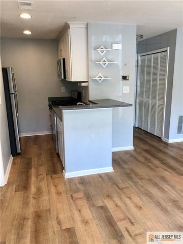 244 Crosspointe Drive 244, East Brunswick, NJ 08816