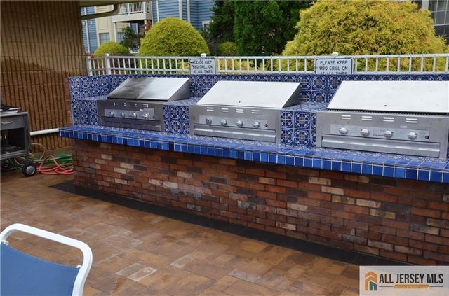 244 Crosspointe Drive 244, East Brunswick, NJ 08816