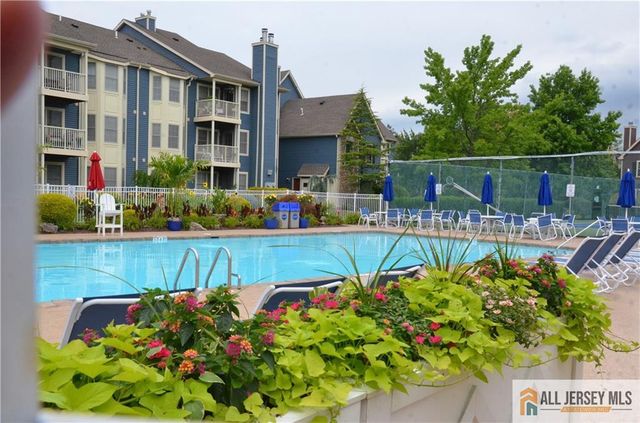244 Crosspointe Drive 244, East Brunswick, NJ 08816