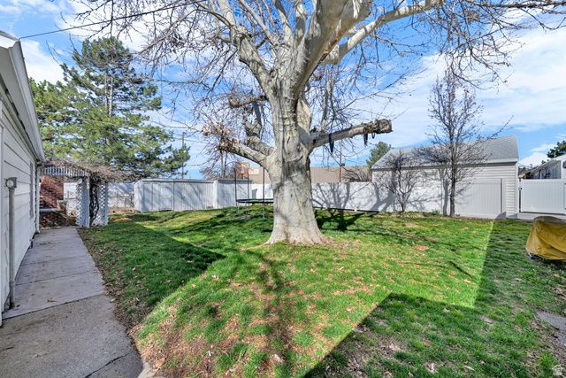 789 N HILL VILLA DRIVE DR, Layton, UT 84041