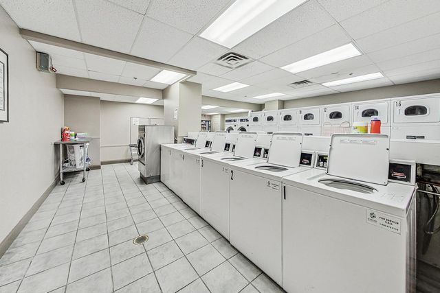 5320 N Sheridan Road 2507, Chicago, IL 60640