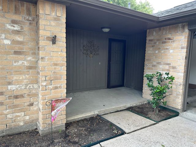 3706 Luton Park Drive, Houston, TX 77082