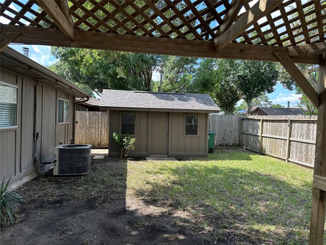 3706 Luton Park Drive, Houston, TX 77082