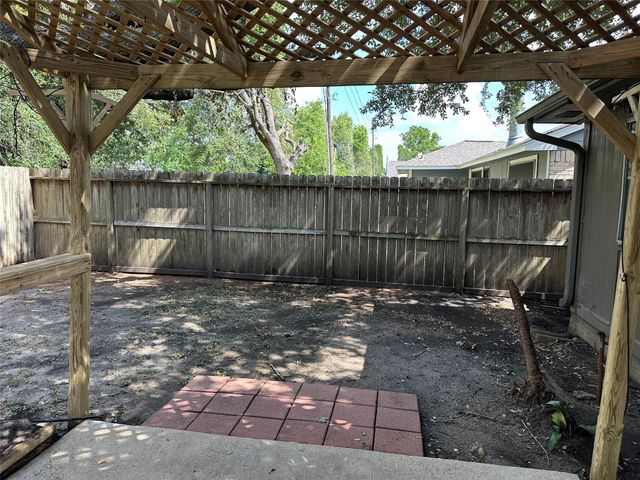 3706 Luton Park Drive, Houston, TX 77082